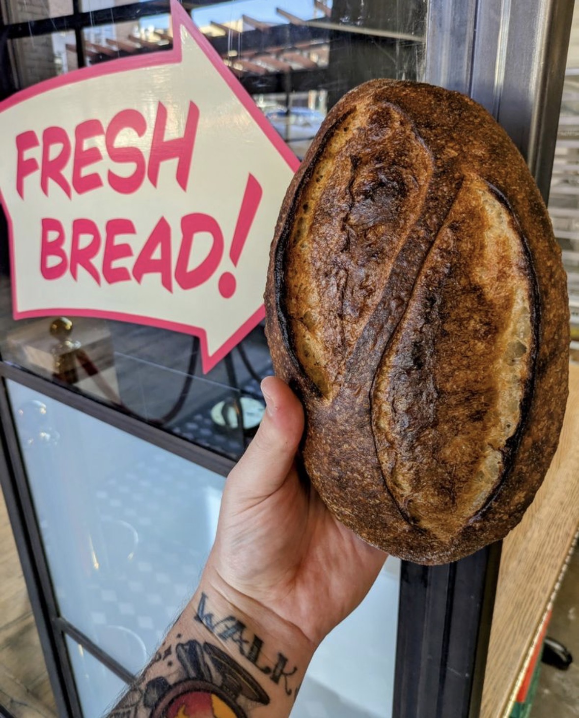 Fresh bread sign